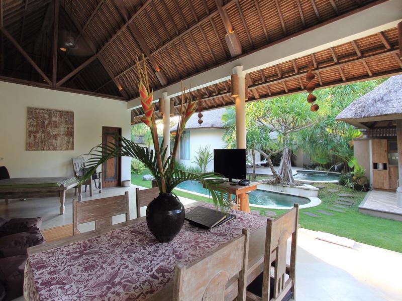 Villa Tirta Naga Bali Seminyak Exteriör bild